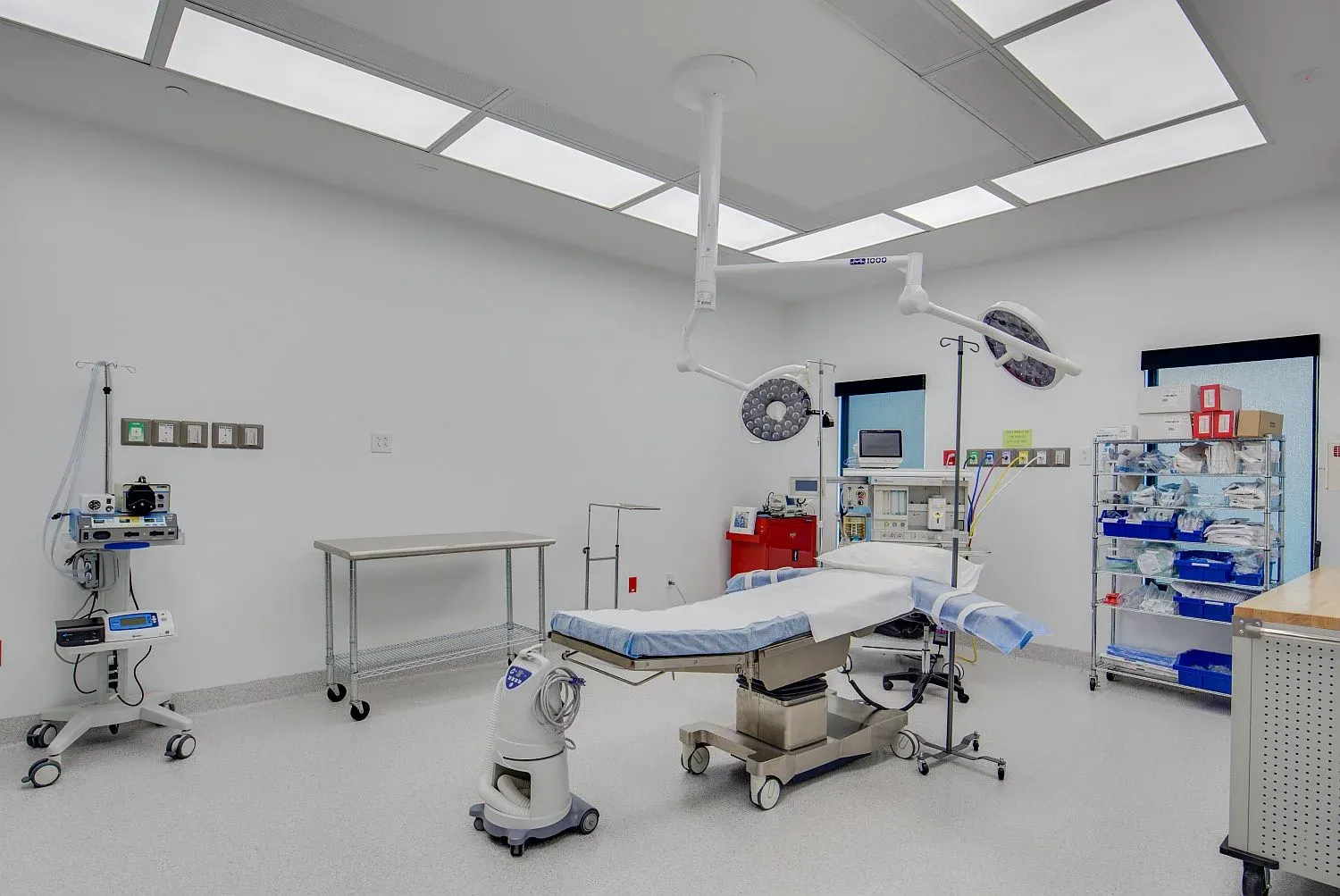 noble cosmetic surgery operating room